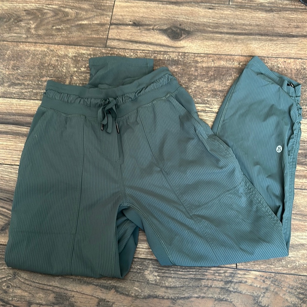 Lululemon pants